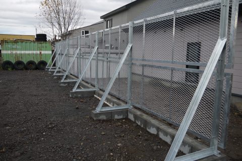 鉄製の防雪柵です