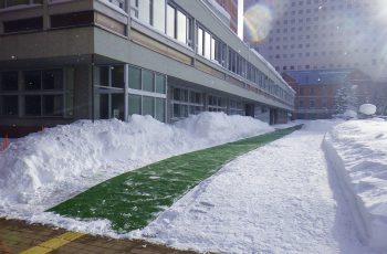 冬道が歩きやすくなるマット