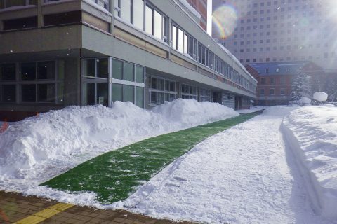冬道が歩きやすくなるマット